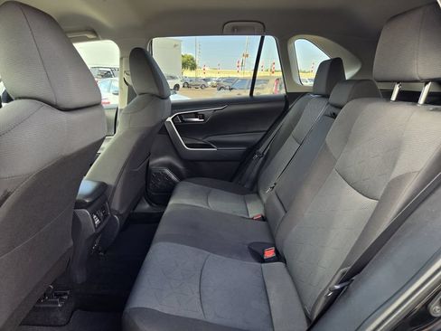 Used 2025 Toyota RAV4 XLE FWD image 29