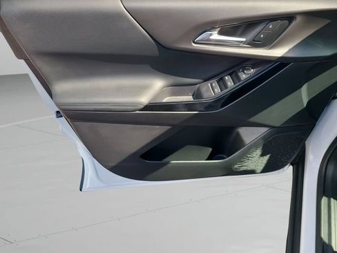 New 2026 Chevrolet Equinox LT w/ Safety and Technology Package FWD image 18