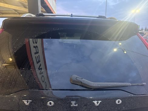 Used 2017 Volvo XC90 T6 Momentum w/ Vision Package image 8