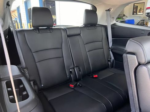 Used 2020 Honda Pilot Touring image 31