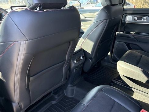 Certified 2025 Ford Explorer ST image 19