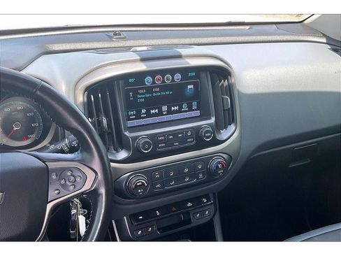 Used 2017 Chevrolet Colorado Z71 AWD/4WD image 7