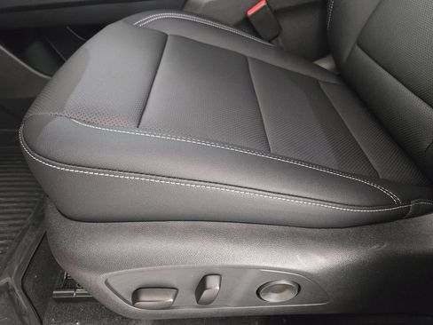 New 2026 Chevrolet Traverse LT w/ Midnight/Sport Edition FWD image 25