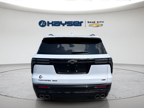 Used 2026 Chevrolet Traverse RS AWD/4WD image 6