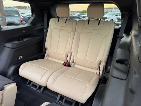 Used 2023 Jeep Grand Cherokee L Limited AWD/4WD image 18