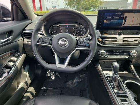Certified 2023 Nissan Altima 2.0 SR FWD image 10