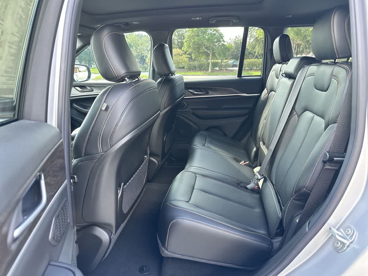 New 2026 Jeep Grand Cherokee Limited AWD/4WD image 23