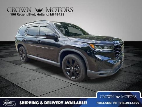 Used 2025 Honda Pilot Black Edition image 1