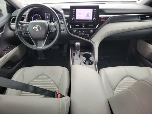 Used 2021 Toyota Camry SE image 11