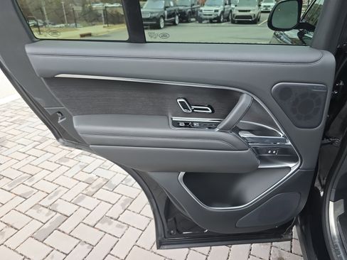 Used 2023 Land Rover Range Rover SE image 15