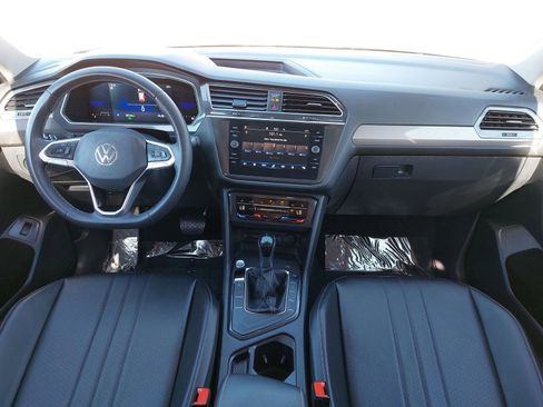 Used 2022 Volkswagen Tiguan SE FWD image 9