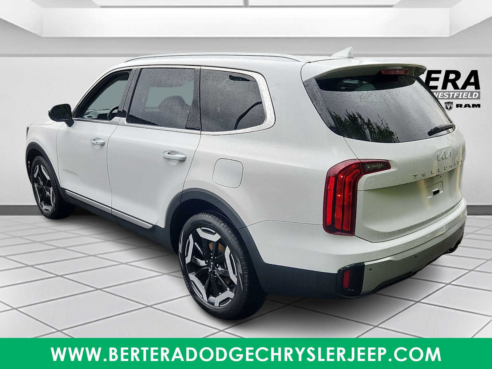 Used 2025 Kia Telluride S AWD/4WD image 4