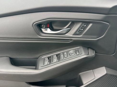 Used 2025 Honda Accord Sport image 10