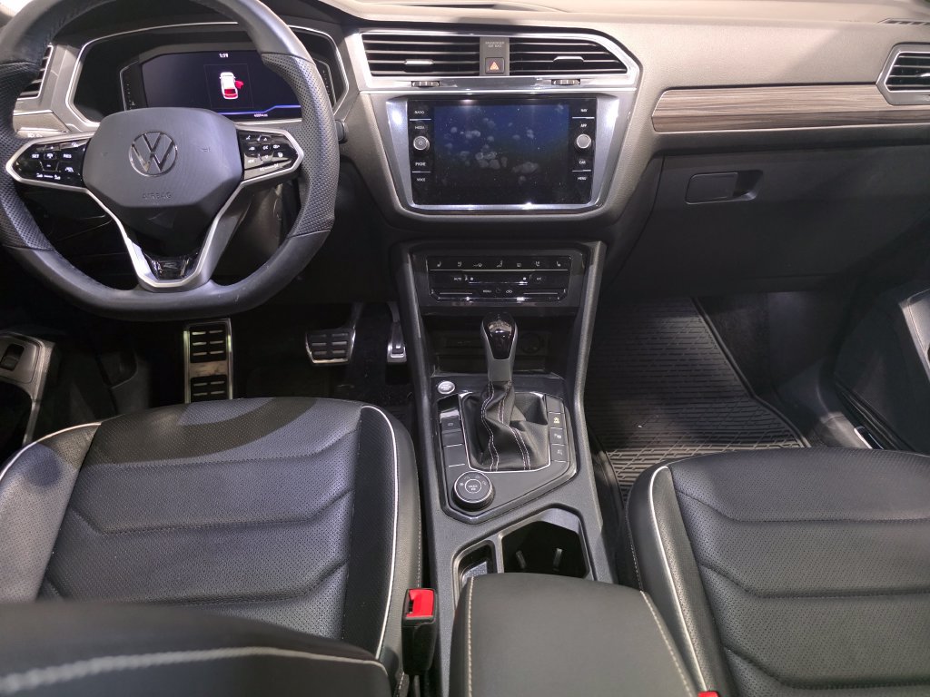 Used 2024 Volkswagen Tiguan SEL R-Line AWD/4WD image 15