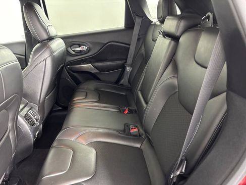 Used 2020 Jeep Cherokee Latitude Plus image 28