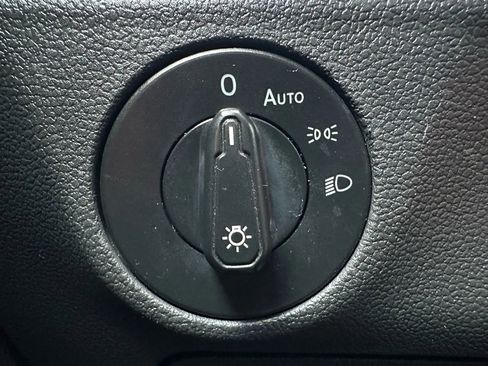 Used 2019 Volkswagen Jetta SE image 24