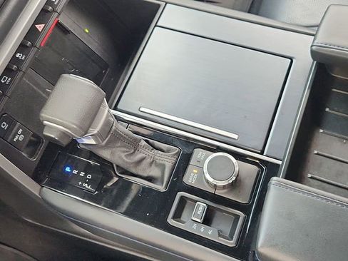 Used 2022 Toyota Tundra Platinum w/ Advanced Package AWD/4WD image 15