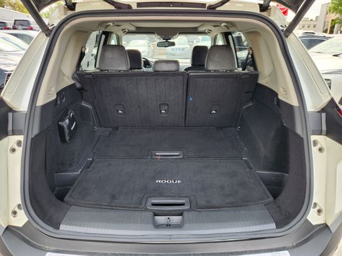 Certified 2021 Nissan Rogue SL w/ Premium Package AWD/4WD image 20