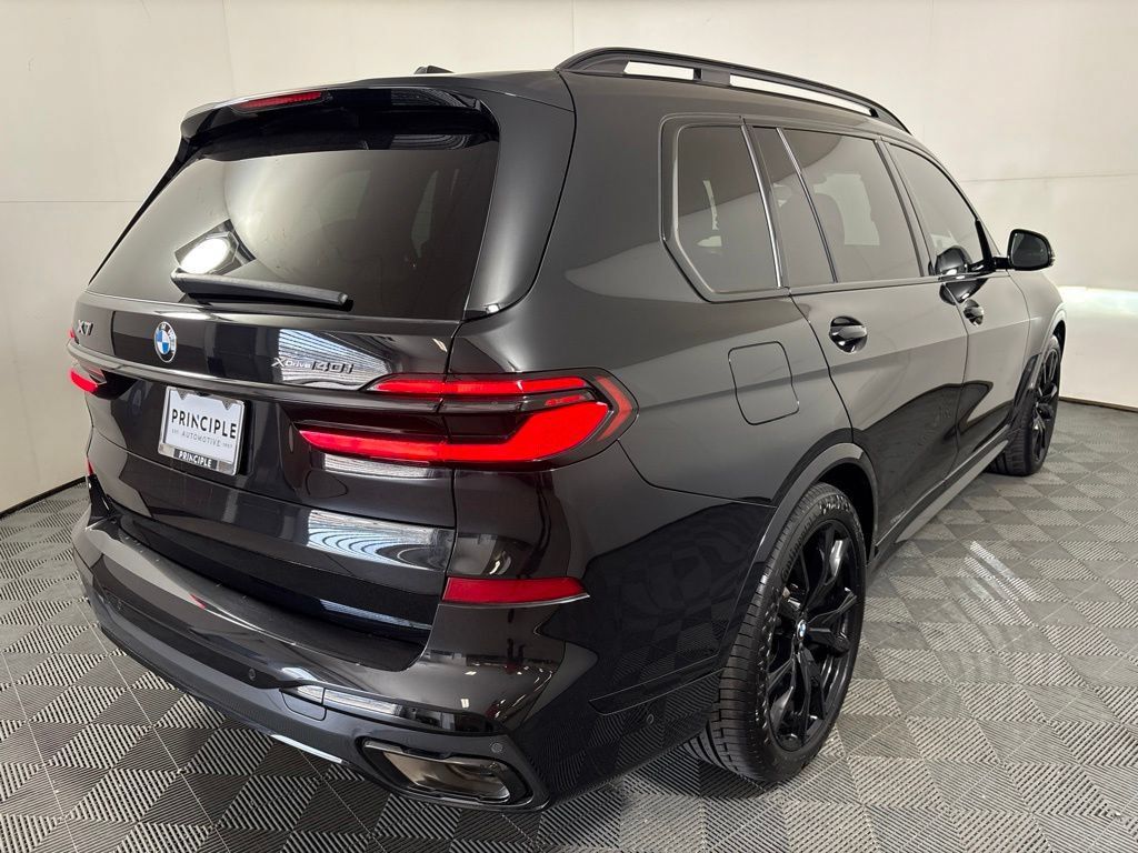 Certified 2026 BMW X7 xDrive40i w/ M Sport Package AWD/4WD image 5