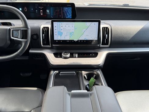 Certified 2025 Ford Expedition Active image 11