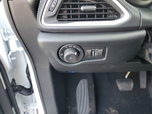 New 2026 Chrysler Pacifica Select AWD/4WD image 30
