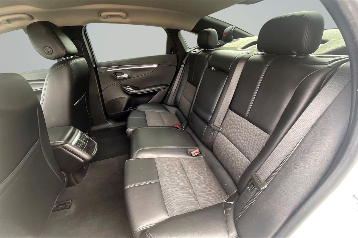 Used 2020 Chevrolet Impala LT FWD image 26