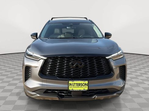 Used 2023 INFINITI QX60 Sensory w/ Vision Package AWD/4WD image 2