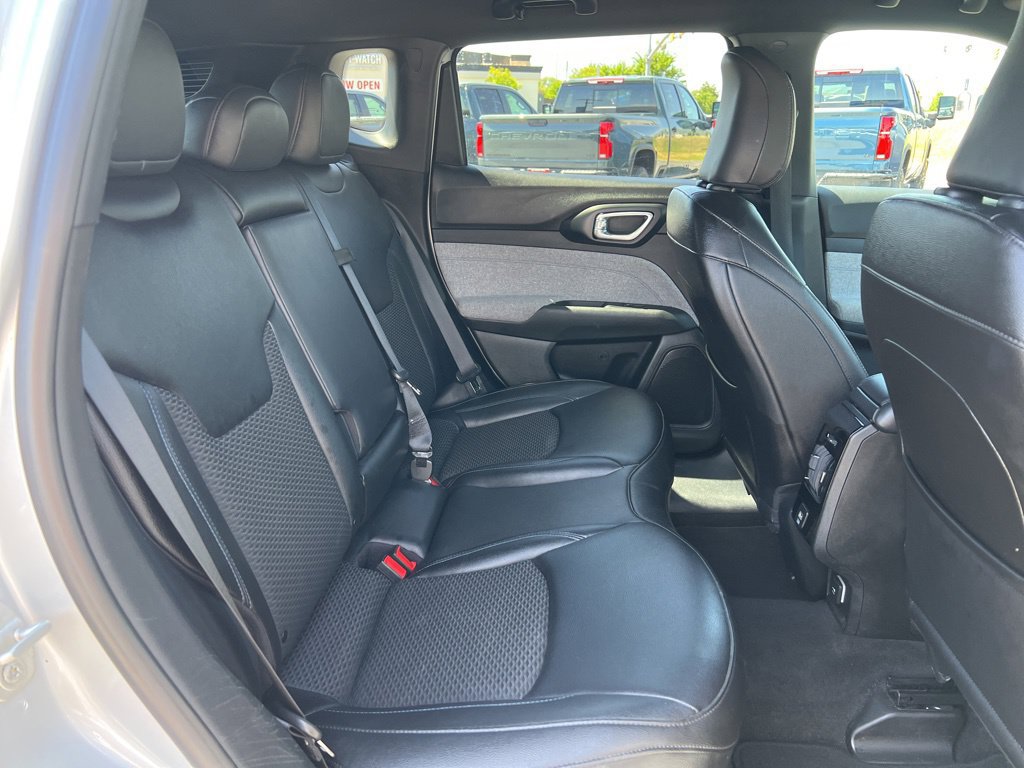 Used 2024 Jeep Compass Latitude AWD/4WD image 23
