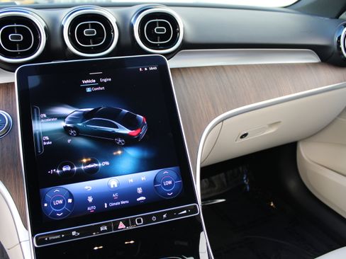 Used 2025 Mercedes-Benz C 300 Sedan image 20