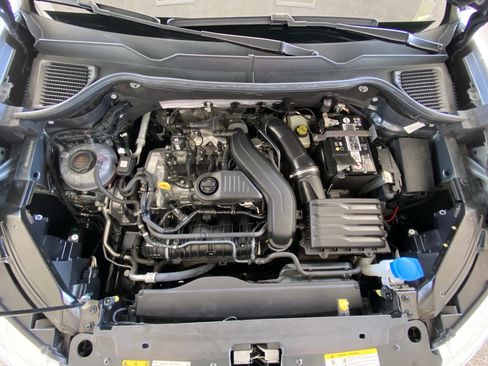 Certified 2023 Volkswagen Taos SE FWD image 42