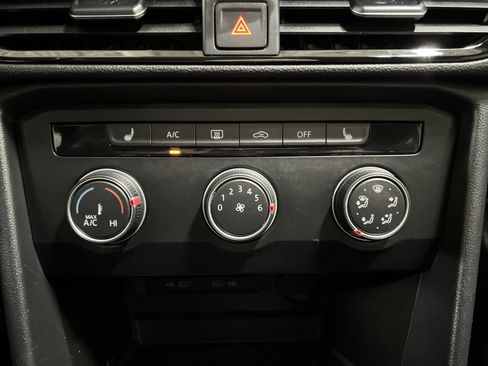 Used 2022 Volkswagen Taos SE image 20