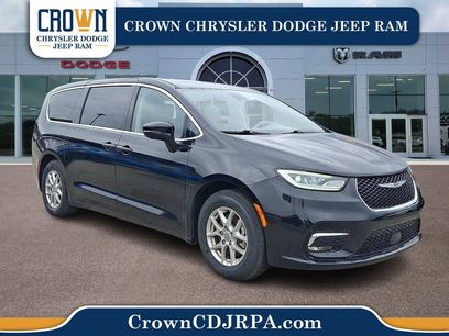 Used 2024 Chrysler Pacifica Touring-L