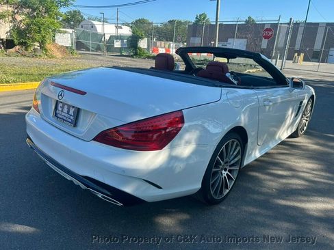 Used 2018 Mercedes-Benz SL 550 image 11