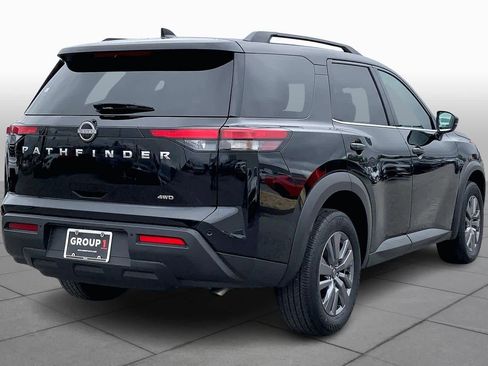Used 2025 Nissan Pathfinder SV image 12