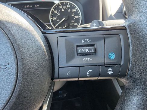 Used 2023 Nissan Rogue SV image 18