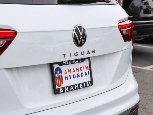 Used 2022 Volkswagen Tiguan SE image 10