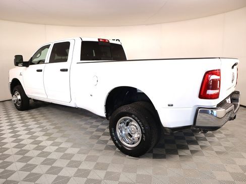 Used 2024 RAM 3500 Tradesman w/ Chrome Appearance Group image 21