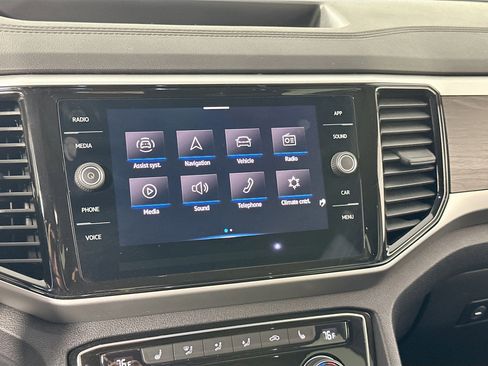 Used 2023 Volkswagen Atlas SE image 14