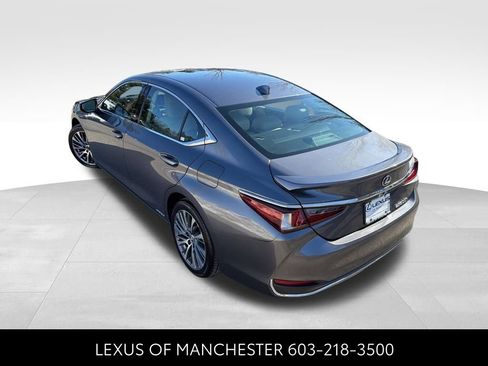 Used 2021 Lexus ES 300h w/ Premium Package image 4