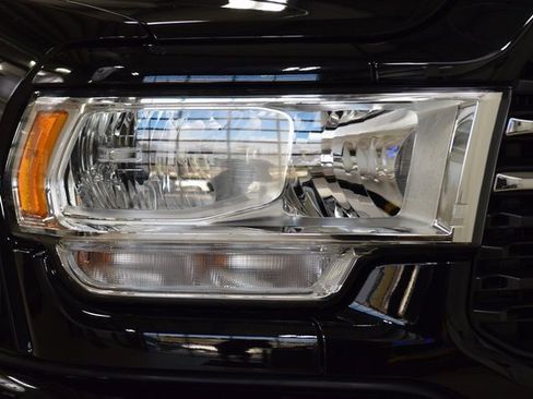 Used 2024 RAM 3500 Big Horn w/ Towing Technology Group image 10