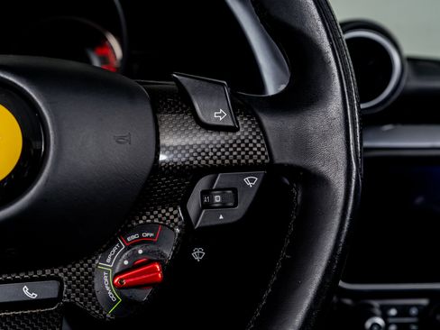 Used 2019 Ferrari Portofino image 43