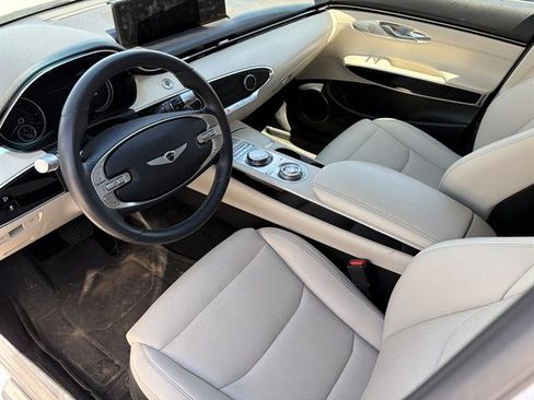 Used 2024 Genesis GV70 2.5T AWD/4WD image 3