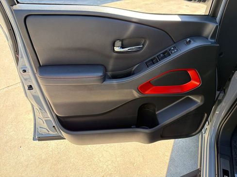 Used 2024 Nissan Frontier Pro-X w/ Technology Package image 16