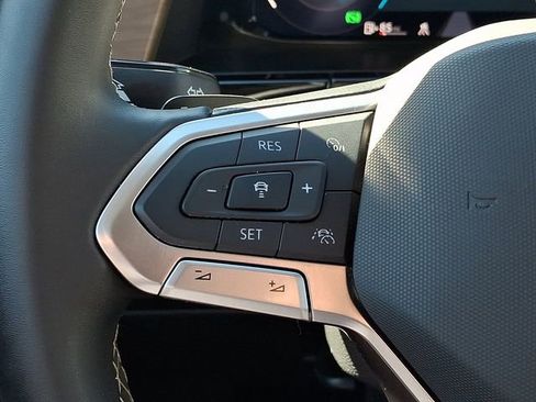 Used 2025 Volkswagen Atlas SE image 23