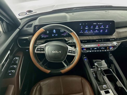Used 2024 Kia Telluride EX w/ EX Captain's Chair Package FWD image 28