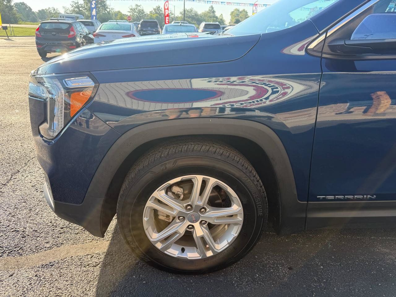 Used 2022 GMC Terrain SLE w/ Driver Convenience Package AWD/4WD image 12
