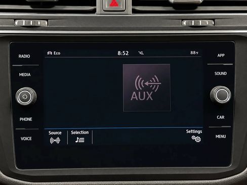 Used 2018 Volkswagen Tiguan SE w/ Panoramic Sunroof Package AWD/4WD image 38