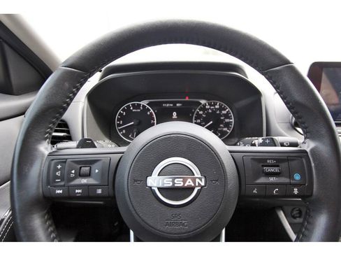 Used 2024 Nissan Rogue SV w/ SV Premium Package FWD image 9