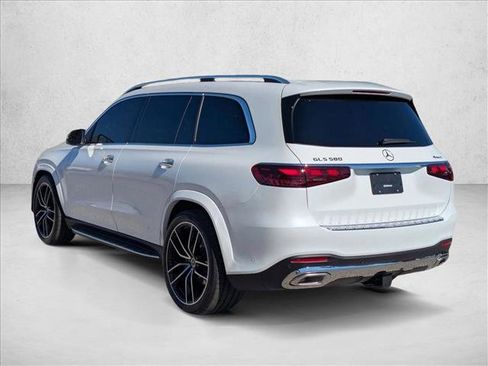 New 2026 Mercedes-Benz GLS 580 4MATIC image 9
