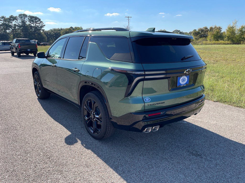 New 2027 Chevrolet Traverse RS w/ LPO, Floor Liner Package FWD image 3